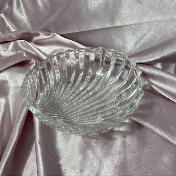 VILLEROY AND BOCH CRYSTAL SHELL JEWELRY TRINKET DISH BOWL - Picture 3 of 4